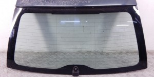 Стекло заднее BMW 5-series (E39) 41 62 8 220 962 Стекло заднее BMW 5-series (E39) 41 62 8 220 962