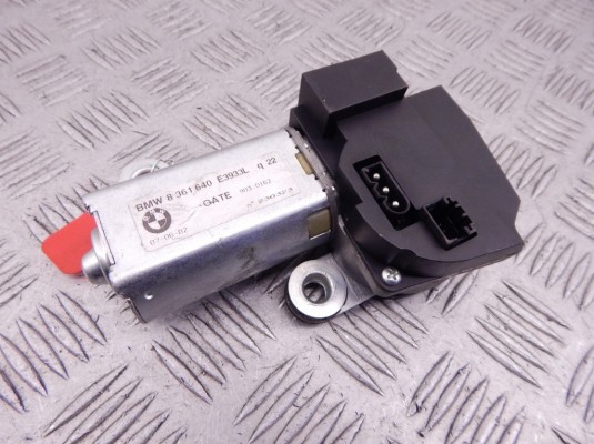 Моторчик заднего стеклоочистителя (дворника) BMW 5-series (E39) 61 62 8 361 640