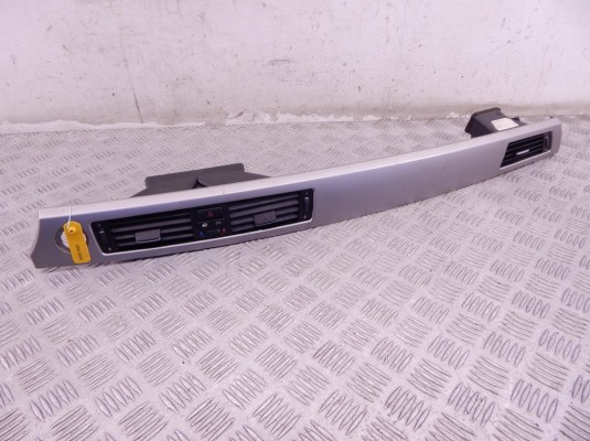 Накладка декоративная на торпедо BMW 3-series (E90/91/92) 7132845