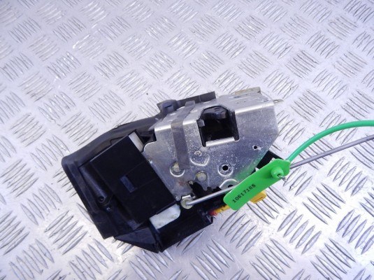 Замок двери передней правой BMW 5-series (E39) 51 21 8 235 104