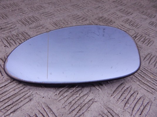 Стекло зеркала наружного левого BMW 3-series (E90/91/92) 51 16 7 132 735