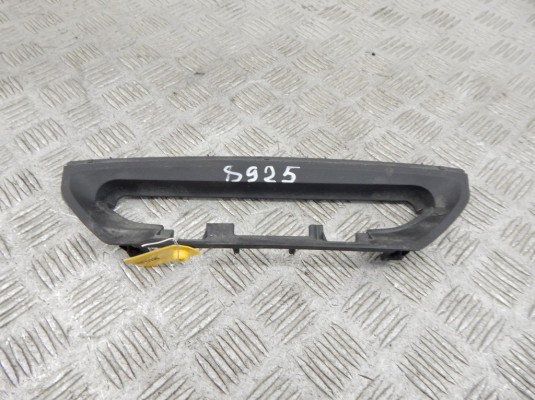 Рамка бортового монитора BMW X1-series (F48) 51 45 9 353 266 Рамка бортового монитора BMW X1-series (F48) 51 45 9 353 266