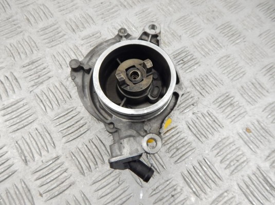 Насос вакуумный BMW 3-series (E46) 11 66 7 787 366 Насос вакуумный BMW 3-series (E46) 11 66 7 787 366