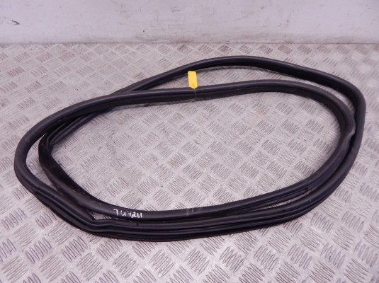 Уплотнитель BMW X5-series (E70) 51 76 7 220 381