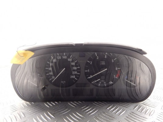Щиток приборов (приборная панель) BMW 5-series (E39) 62 11 8 375 669