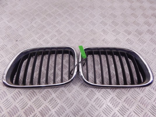 Решетка радиатора BMW X5-series (E53) 51 13 8 247 674