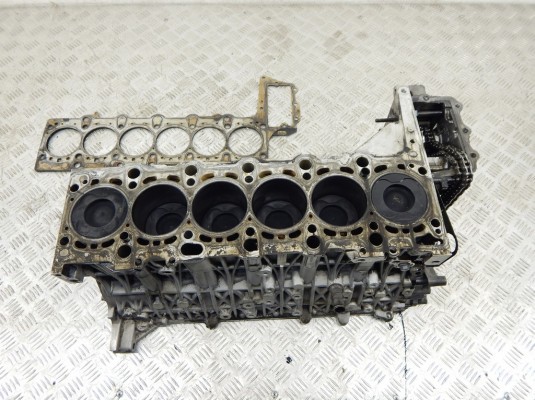 Блок цилиндров BMW 6-series (E63/E64) 11 11 0 415 722