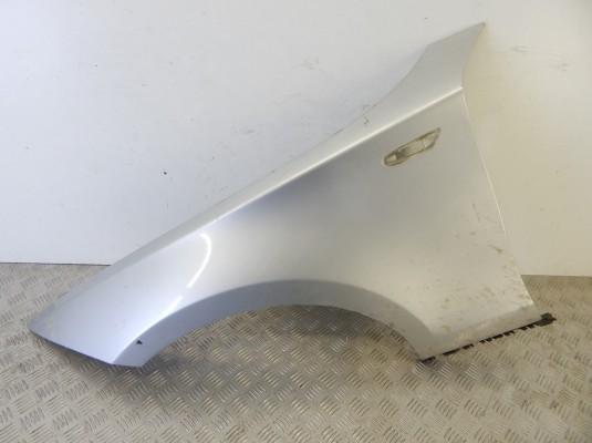 Крыло переднее левое BMW 1-series (E87) 41 35 7 133 227 Крыло переднее левое BMW 1-series (E87) 41 35 7 133 227