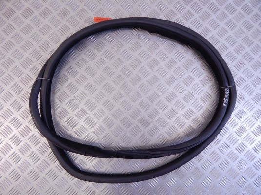 Уплотнитель BMW X5-series (F15) 51 72 7 289 639