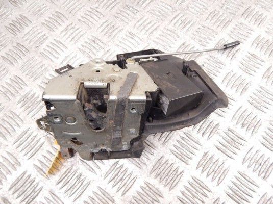 Замок двери передней правой BMW 5-series (E39)