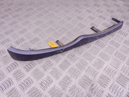 Ус под фару правый BMW 3-series (E46) 51 13 7 030 554 Ус под фару правый BMW 3-series (E46) 51 13 7 030 554