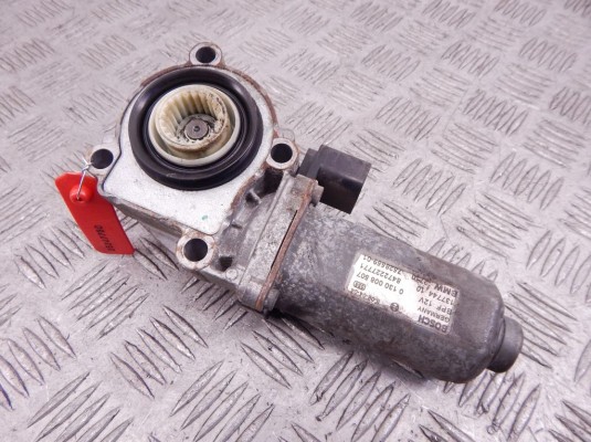 Электромотор раздаточной коробки BMW X3-series (E83) 27 10 7 528 559