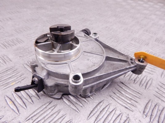 Насос вакуумный BMW 5-series (F10/11) 11 66 7 640 279 Насос вакуумный BMW 5-series (F10/11) 11 66 7 640 279