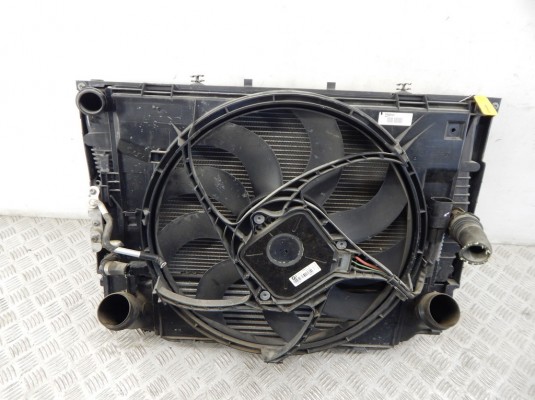 Кассета радиаторов BMW 3-series (F30/31) 8507402 Кассета радиаторов BMW 3-series (F30/31) 8507402