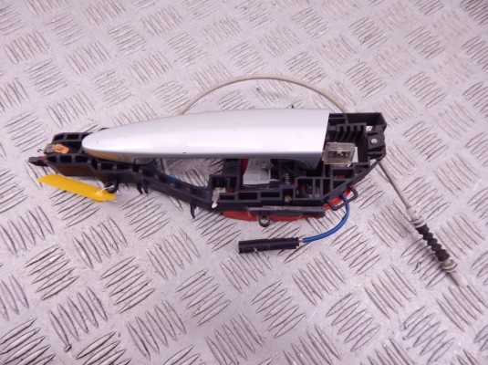 Ручка наружная передняя левая BMW 3-series (F30/31) 51 21 7 242 567