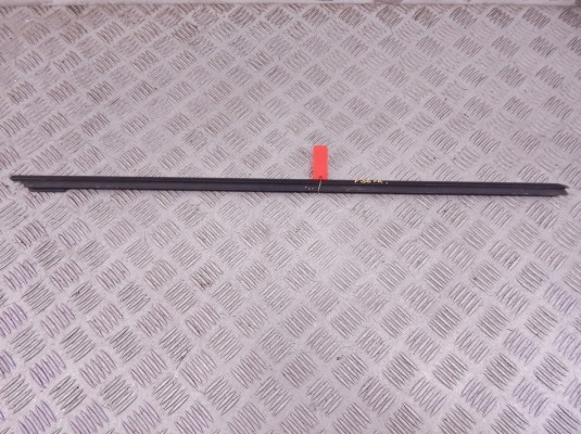 Молдинг стекла двери передней правой наружный BMW 4-series (F32/33/36) 51 35 7 310 200