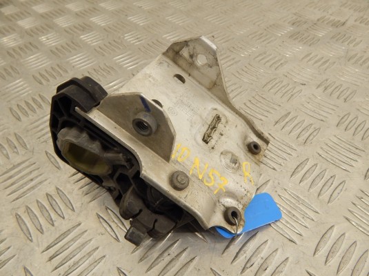 Кронштейн радиатора BMW 5-series (F10/11) 51 11 7 186 514 Кронштейн радиатора BMW 5-series (F10/11) 51 11 7 186 514