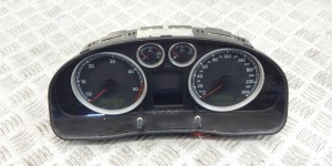 Щиток приборов (приборная панель) VOLKSWAGEN PASSAT 5+ (2000-2005) 3b0920827a