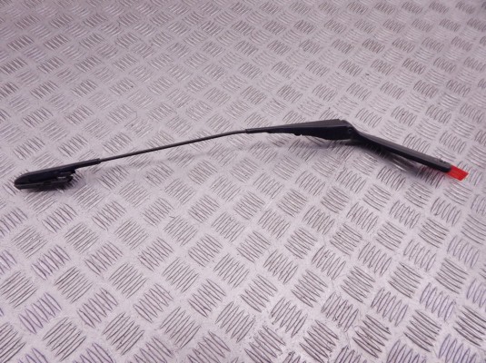Щеткодержатель (поводок стеклоочистителя, дворник) BMW 1-series (E87) 61 61 7 169 972 Щеткодержатель (поводок стеклоочистителя, дворник) BMW 1-series (E87) 61 61 7 169 972