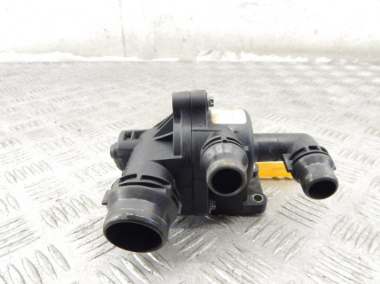 Корпус термостата BMW 3-series (E46) 11 51 7 506 576 Корпус термостата BMW 3-series (E46) 11 51 7 506 576