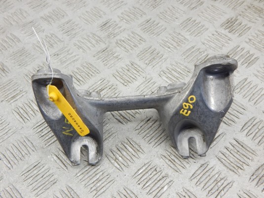 Кронштейн КПП BMW 3-series (E90/91/92) 22 31 6 760 303 Кронштейн КПП BMW 3-series (E90/91/92) 22 31 6 760 303