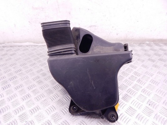 Корпус воздушного фильтра BMW 1-series (E87) 13 71 7 523 628