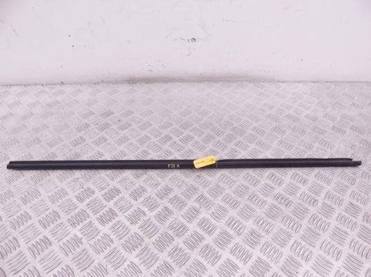 Молдинг стекла двери передней правой наружный BMW 1-series (F20/21) 51 33 7 267 904