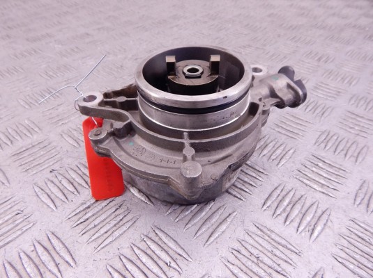 Насос вакуумный BMW X5-series (E53) 11 66 7 795 142