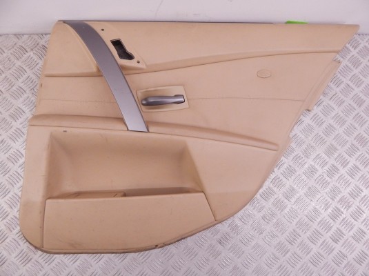 Обшивка двери задней правой (дверная карта) BMW 5-series (E60/61)