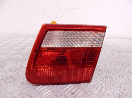 Фонарь крышки багажника правый BMW 3-series (E46) 63 21 8 368 760