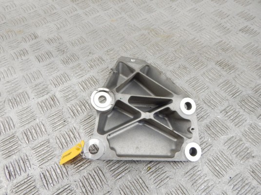 Кронштейн двигателя BMW X3-series (E83) 22 11 3 415 179 Кронштейн двигателя BMW X3-series (E83) 22 11 3 415 179