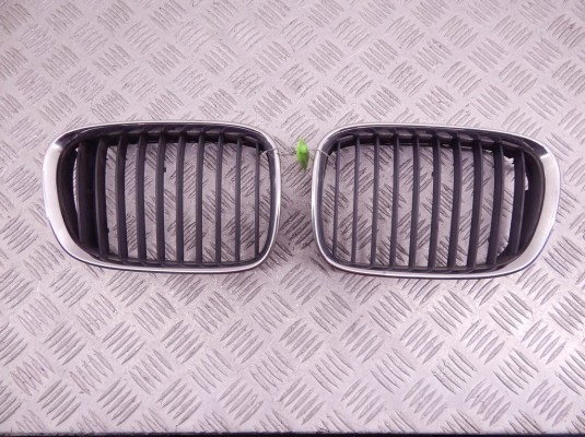 Решетка радиатора BMW 5-series (E39) 51 13 8 159 315
