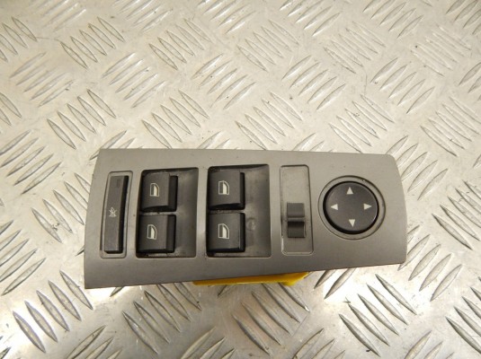 Блок управления стеклоподъемниками BMW 7-series (E65/66) 61 31 6 943 057