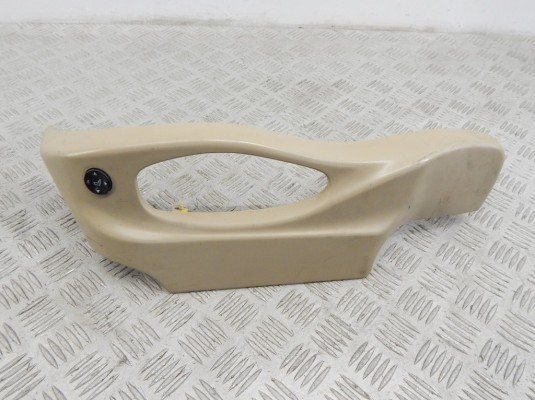 Накладка боковая на сиденье BMW X5-series (E53) 51 11 8 099 335