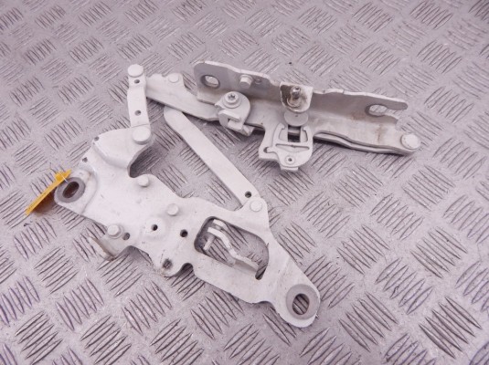 Петля капота левая BMW 5-series (F10/11) 41 00 7 270 883