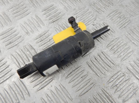 Насос (моторчик) омывателя фар BMW 5-series (E60/61) 67 12 8 377 430 Насос (моторчик) омывателя фар BMW 5-series (E60/61) 67 12 8 377 430