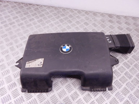 Воздухозаборник BMW 1-series (E87) 13 71 7 561 927 Воздухозаборник BMW 1-series (E87) 13 71 7 561 927