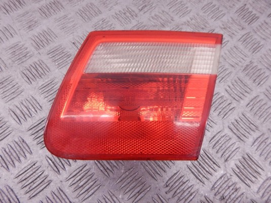 Фонарь крышки багажника правый BMW 3-series (E46) 63 21 8 368 760 Фонарь крышки багажника правый BMW 3-series (E46) 63 21 8 368 760