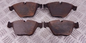 Тормозные колодки передние BMW 5-series (E39) 34 11 6 761 278