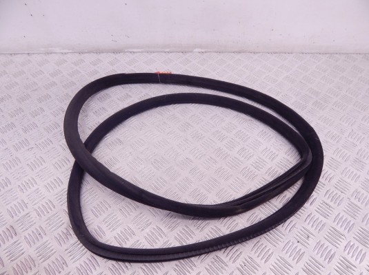 Уплотнитель BMW 7-series (E65/66) 51 22 8 223 703