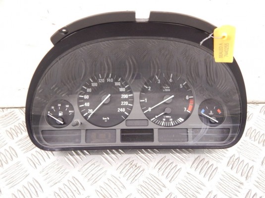 Щиток приборов (приборная панель) BMW 5-series (E39) 62 11 8 375 669