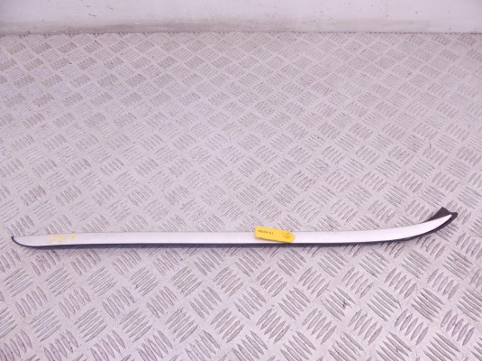 Молдинг стекла лобового BMW 3-series (E90/91/92) 51 13 7 184 002 Молдинг стекла лобового BMW 3-series (E90/91/92) 51 13 7 184 002