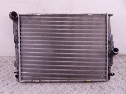 Радиатор (основной) BMW 3-series (E90/91/92) 17 11 7 562 079 Радиатор (основной) BMW 3-series (E90/91/92) 17 11 7 562 079