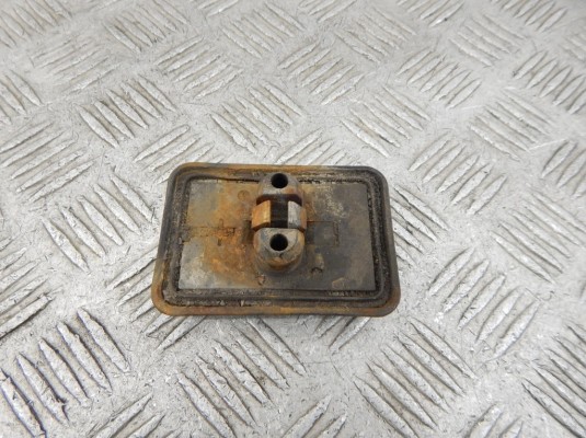 Опора под домкрат (поддомкратная подушка) BMW 5-series (E39) 51 71 8 204 244 Опора под домкрат (поддомкратная подушка) BMW 5-series (E39) 51 71 8 204 244