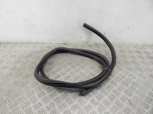 Уплотнитель двери передней левой BMW 1-series (E87) 7066617