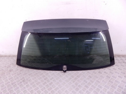 Стекло заднее BMW 3-series (E46) 51 31 7 024 739