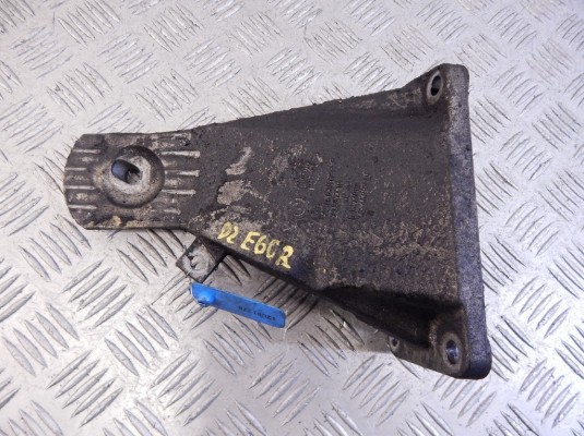 Кронштейн двигателя BMW 5-series (E60/61) 22 11 6 761 150