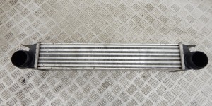 Интеркулер BMW 5-series (E39) Интеркулер BMW 5-series (E39)