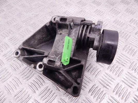 Кронштейн компрессора кондиционера BMW 5-series (E60/61) 64 55 7 512 556