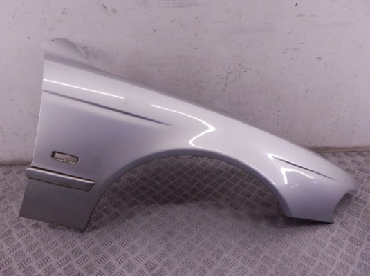 Крыло переднее правое BMW 5-series (E39) 41 35 8 162 134 Крыло переднее правое BMW 5-series (E39) 41 35 8 162 134